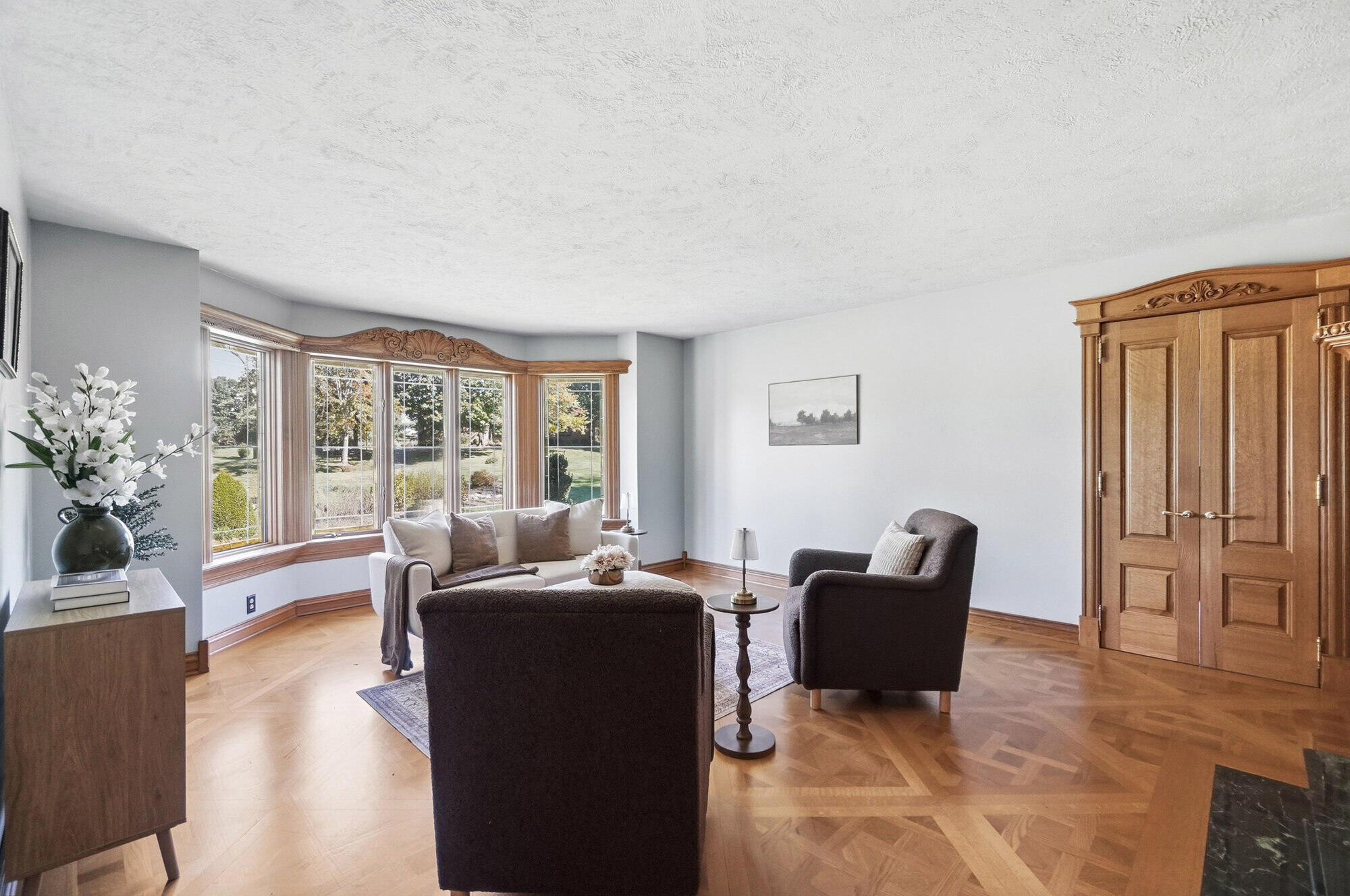 609 Aberfelda Drive Property Photo 12