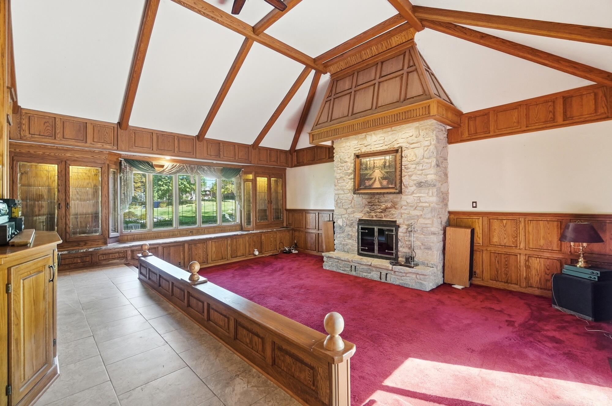 609 Aberfelda Drive Property Photo 33