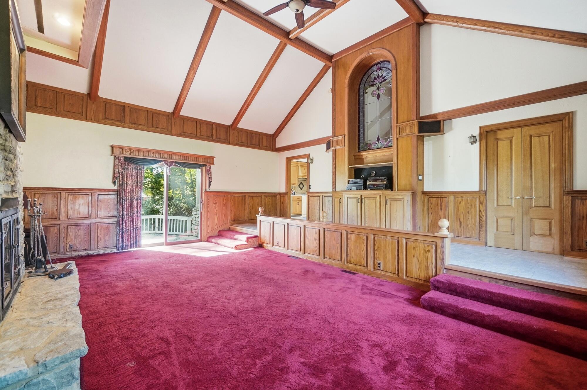 609 Aberfelda Drive Property Photo 34