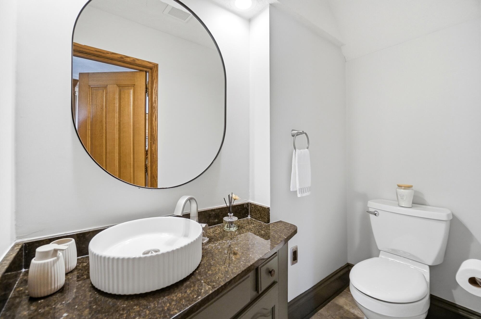 609 Aberfelda Drive Property Photo 37