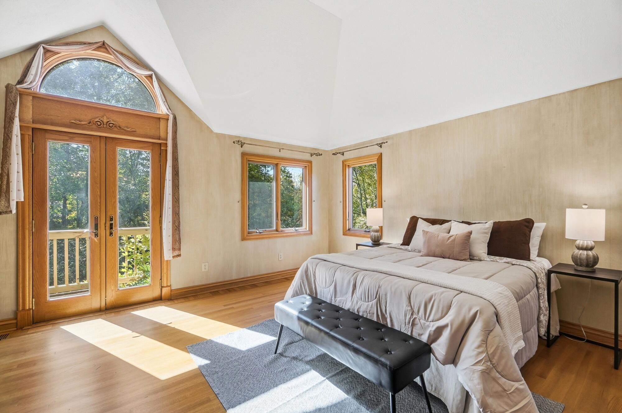 609 Aberfelda Drive Property Photo 43