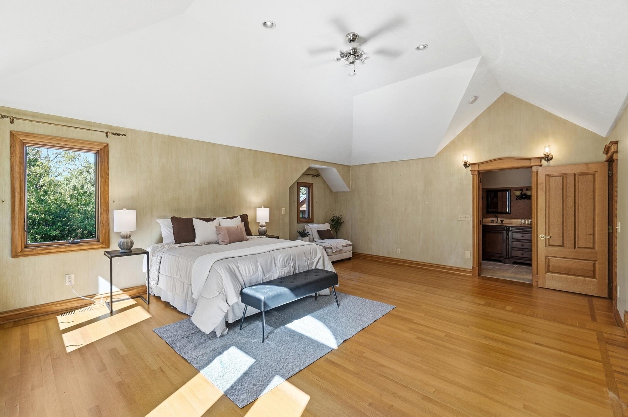 609 Aberfelda Drive Property Photo 44
