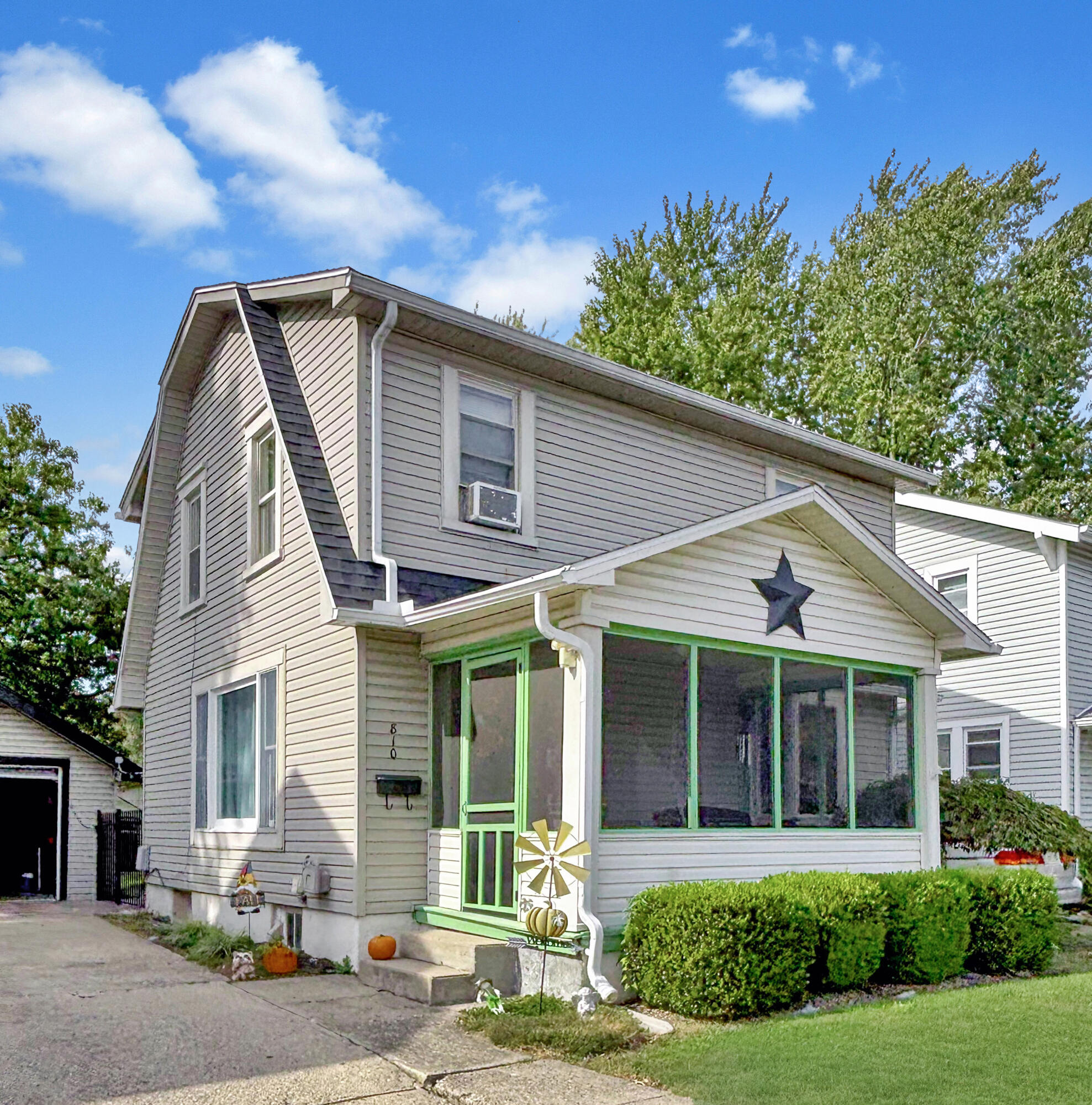 810 Spring Street Property Photo 1