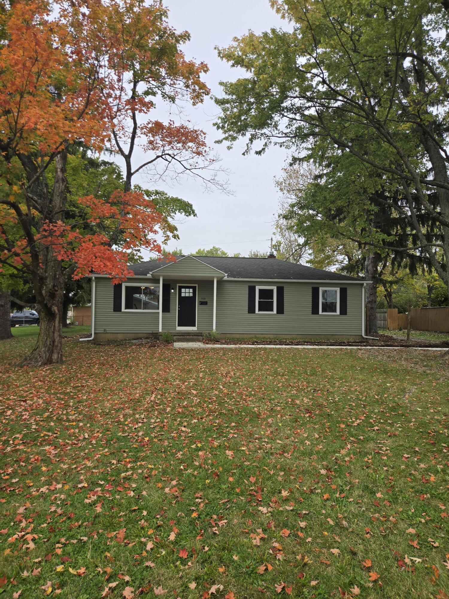 700 E Home Road Property Photo 1