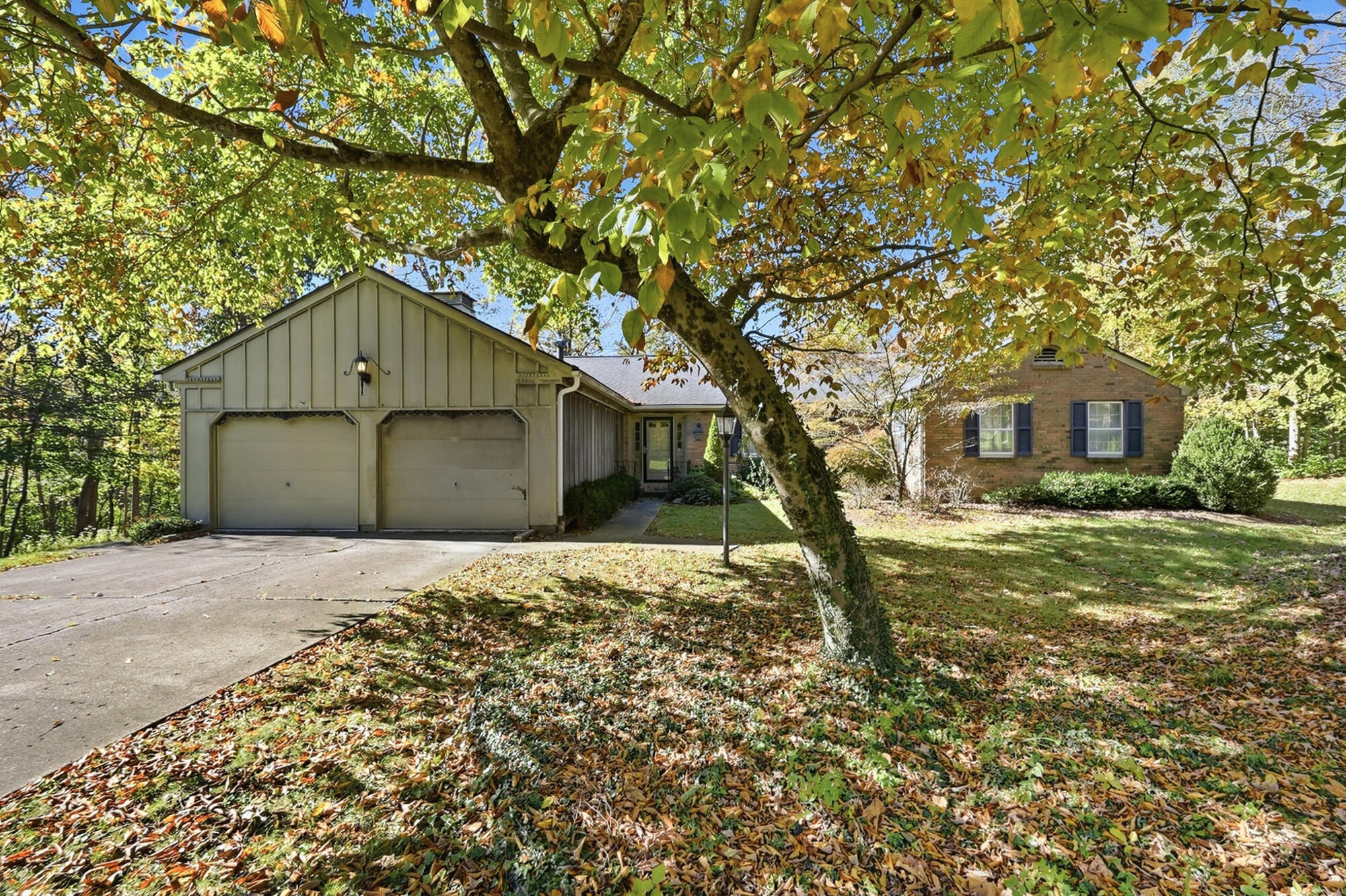 235 Oakridge Drive Property Photo 1