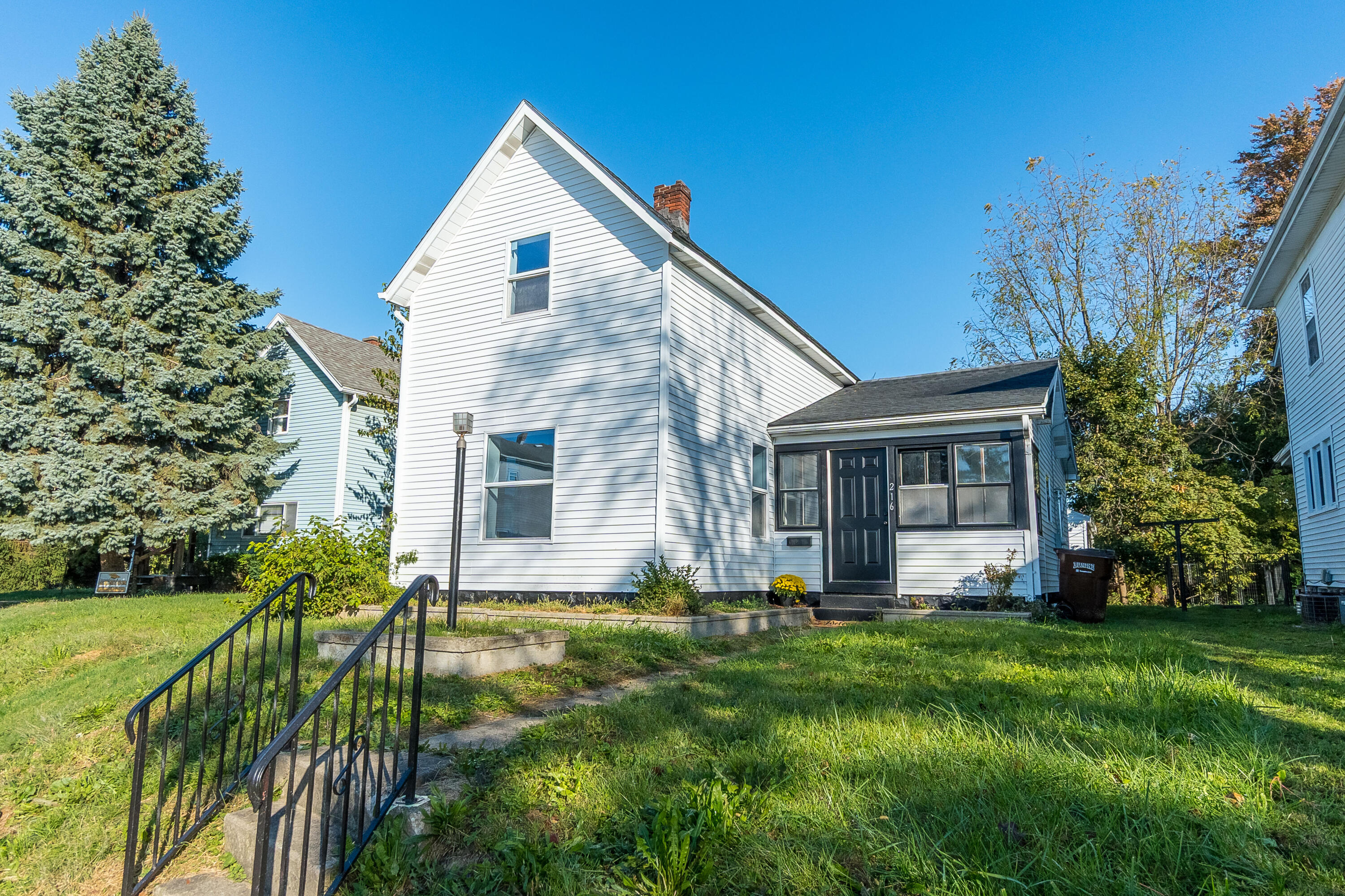216 Pike Street