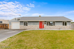 1113 69th Ave Property Photo 2