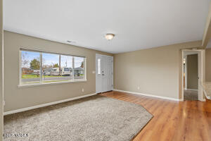 1113 69th Ave Property Photo 4