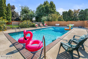 4706 Douglas Dr Property Photo