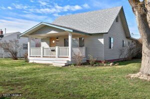 3402 3rd St Property Photo 1