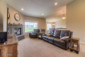 830 Songbird Way Property Photo 14