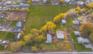 980 Selah Loop Rd Property Photo