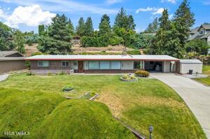 611 Ferncrest Rd Property Photo