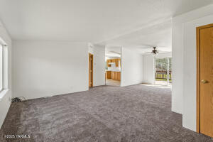 1251 Shotgun Ln Property Photo 6