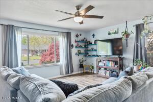 1203 11th Ave Property Photo 5
