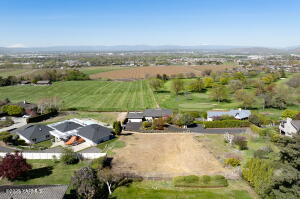 715 Fairway Dr Property Photo 1