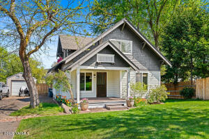 621 5th St Property Photo 2