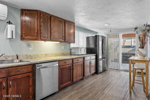 2071 Selah Loop Rd Property Photo 6