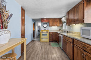 2071 Selah Loop Rd Property Photo 8