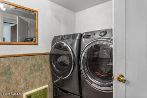 2071 Selah Loop Rd Property Photo 14