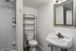 2071 Selah Loop Rd Property Photo 18
