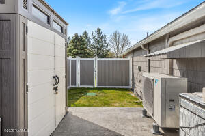 2071 Selah Loop Rd Property Photo 28