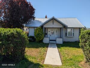124 Bartlett Ave Property Photo 1