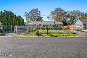 1510 Hathaway St Property Photo 3