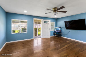 1510 Hathaway St Property Photo 5