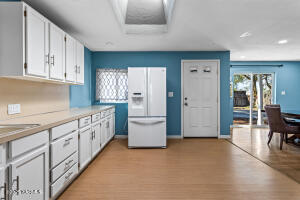 1510 Hathaway St Property Photo 10