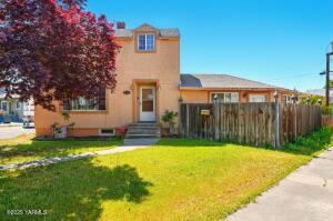 213 Jadwin Ave Property Photo 2
