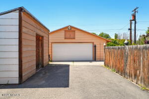 213 Jadwin Ave Property Photo 4