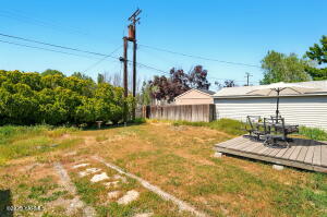 213 Jadwin Ave Property Photo 7