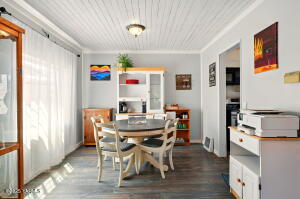 213 Jadwin Ave Property Photo 14