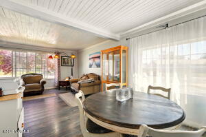 213 Jadwin Ave Property Photo 16
