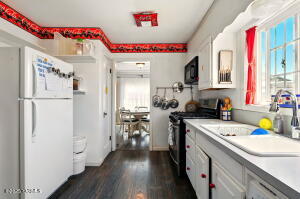 213 Jadwin Ave Property Photo 20