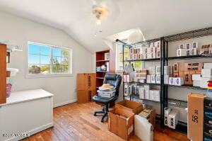 213 Jadwin Ave Property Photo 24