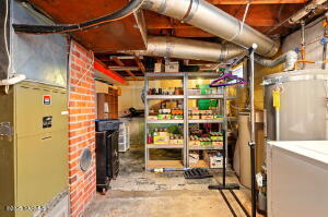 213 Jadwin Ave Property Photo 28