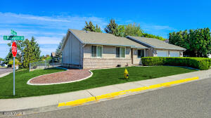 1803 Newport St Property Photo