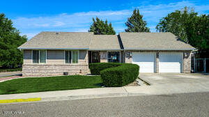 1803 Newport St Property Photo 2