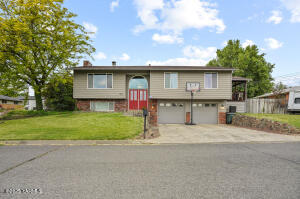 209 39th Ave Property Photo 1