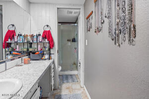 209 39th Ave Property Photo 28