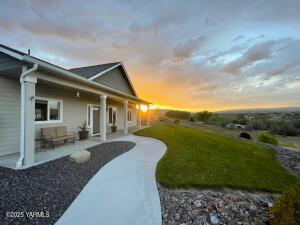 522 Adobe Way Property Photo 1