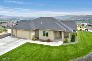1206 Mayer Ct Property Photo 1