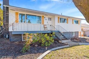 211 65th Pl Property Photo