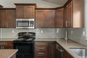 2 12th Lp Property Photo 5