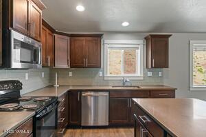 2 12th Lp Property Photo 6