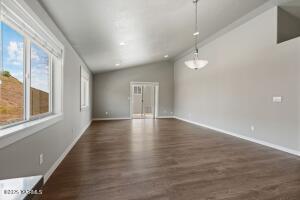 2 12th Lp Property Photo 9