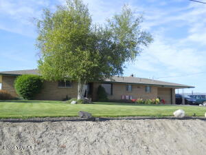 1691 Arrowsmith Rd Property Photo 1
