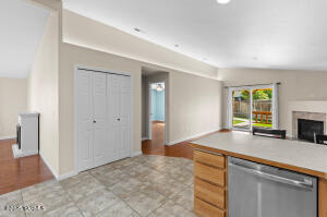 613 Iler St Property Photo 14